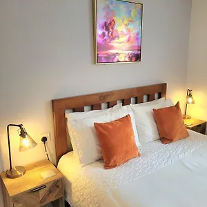 https://1-merchants-gate-2-bedroom-city-apartment-with-private-parking.yorkshirehotels.net
